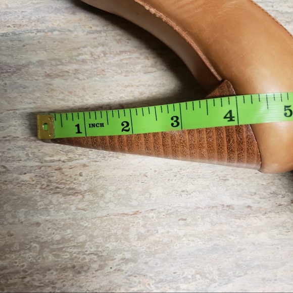 Stuart Weitzman open toe pump/peep toe - Picture 5 of 8